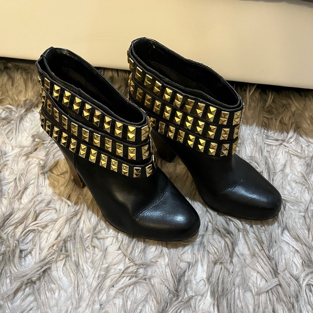 BETSY BOOTIES SZ 7.5